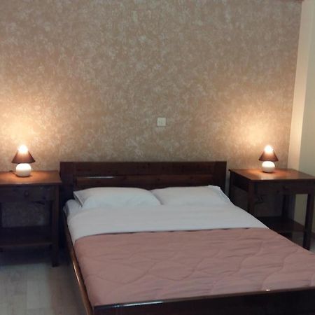 Faros Apartments Artemida  Ngoại thất bức ảnh