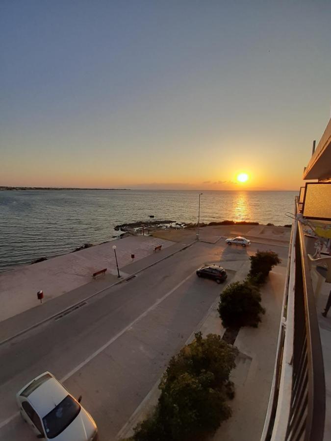 Faros Apartments Artemida  Ngoại thất bức ảnh