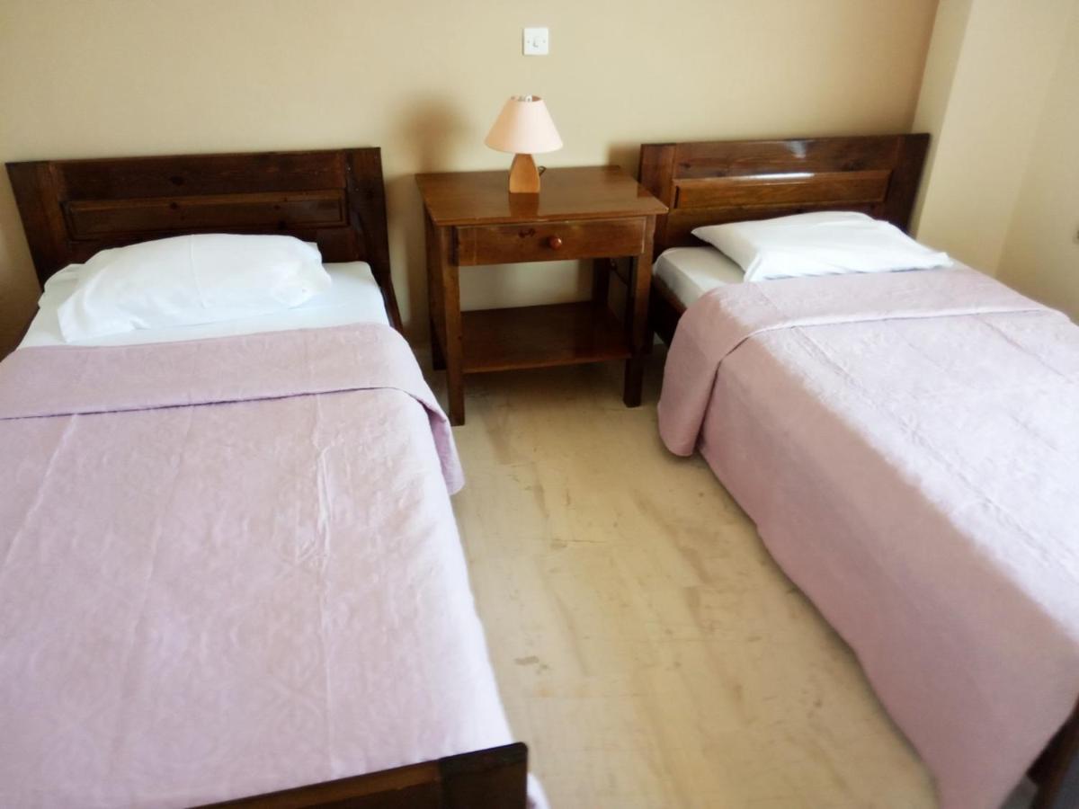 Faros Apartments Artemida  Ngoại thất bức ảnh