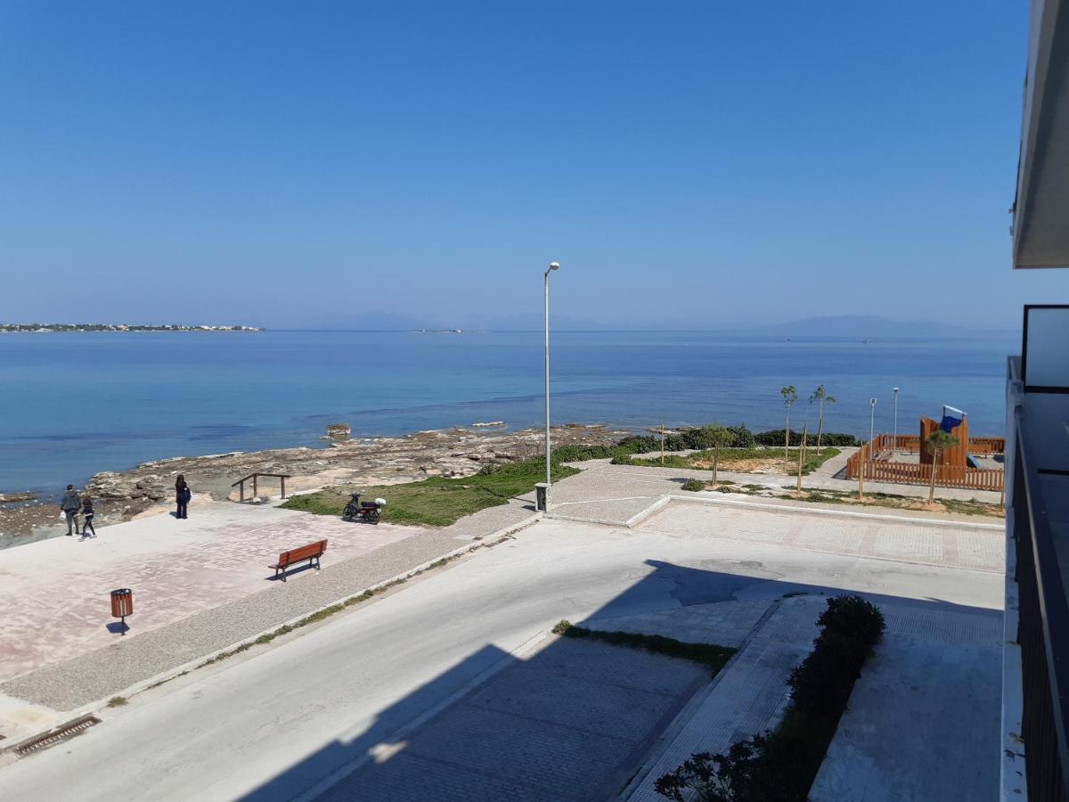 Faros Apartments Artemida  Ngoại thất bức ảnh